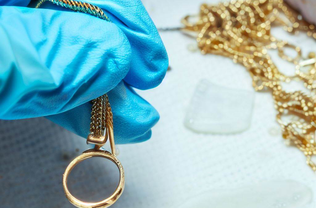 how-to-clean-gold-filled-jewelry-fine-jewelry-top-blog