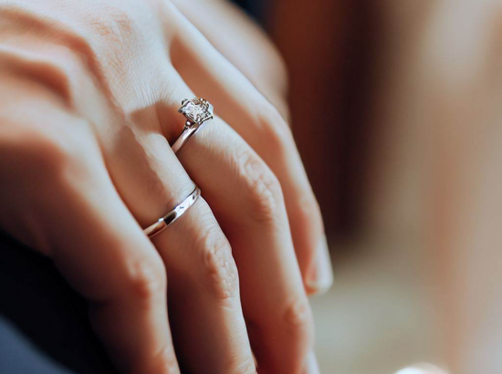 Should You Wear Your Engagement Ring During Your Wedding Ceremony