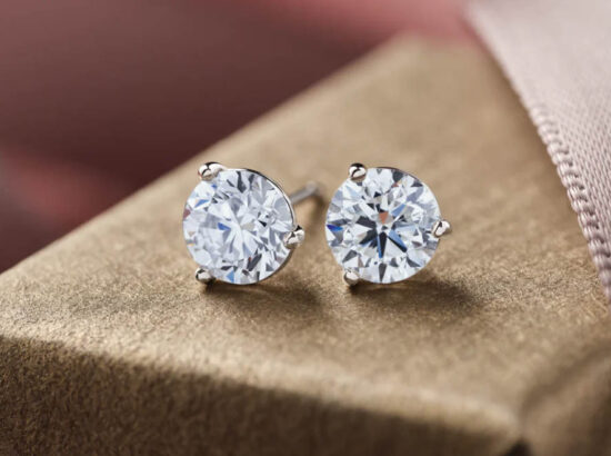 What is the difference between Lab-grown and Natural diamonds?
